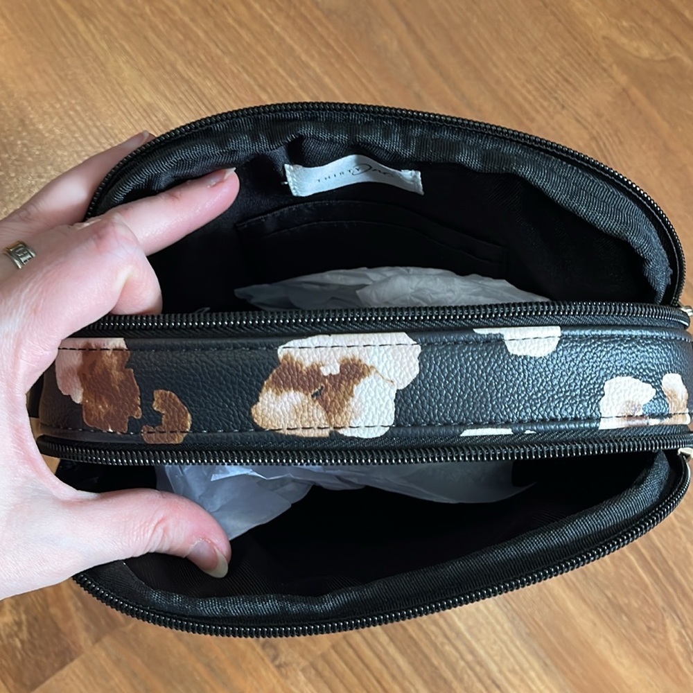 Thirty-One Double-Zip Crossbody - Picture 3 of 4